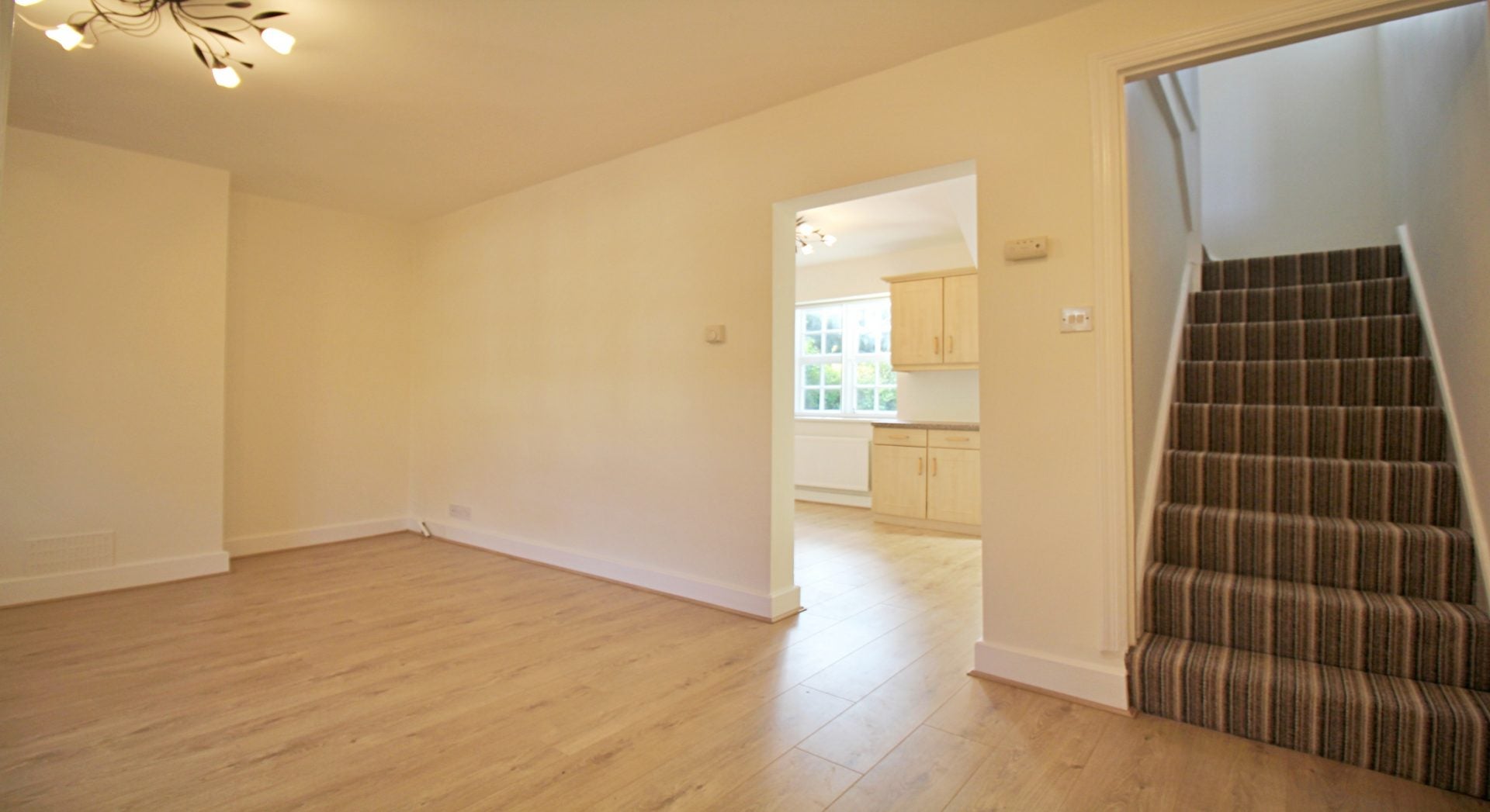 Flat Asmuns Place in Greater London