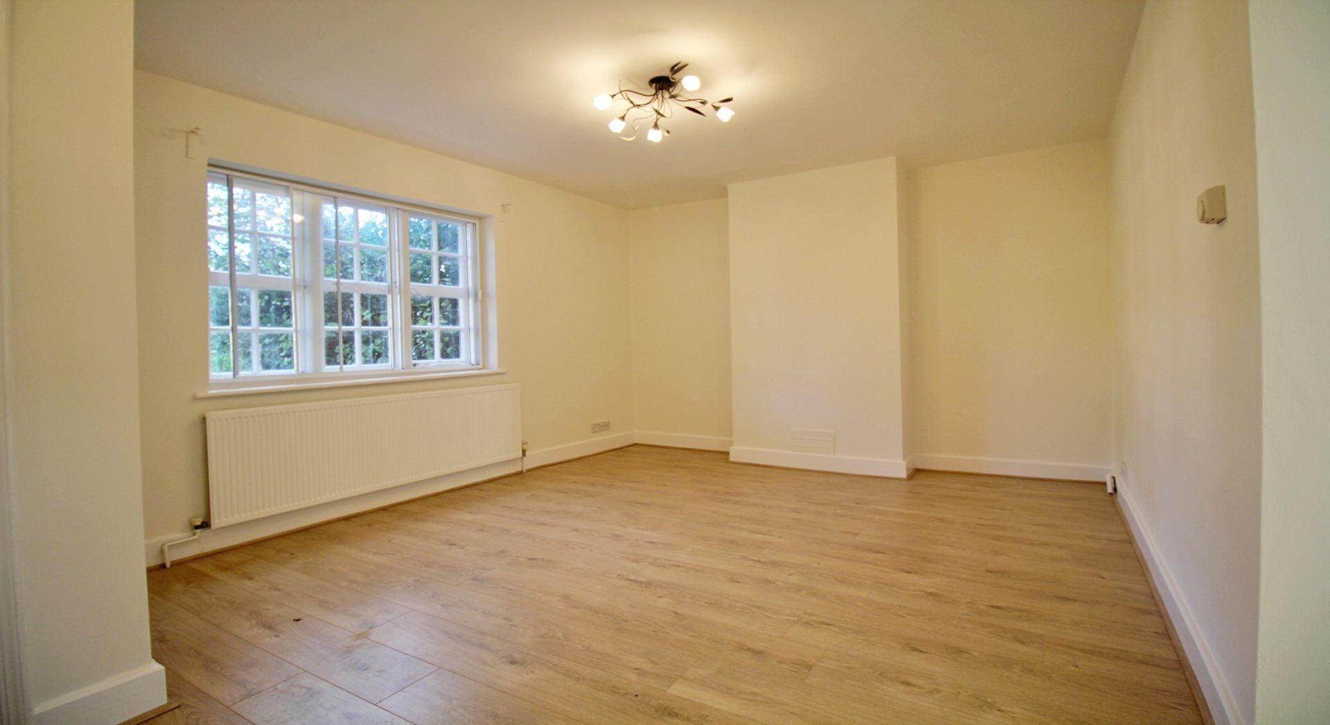 Flat Asmuns Place in Greater London