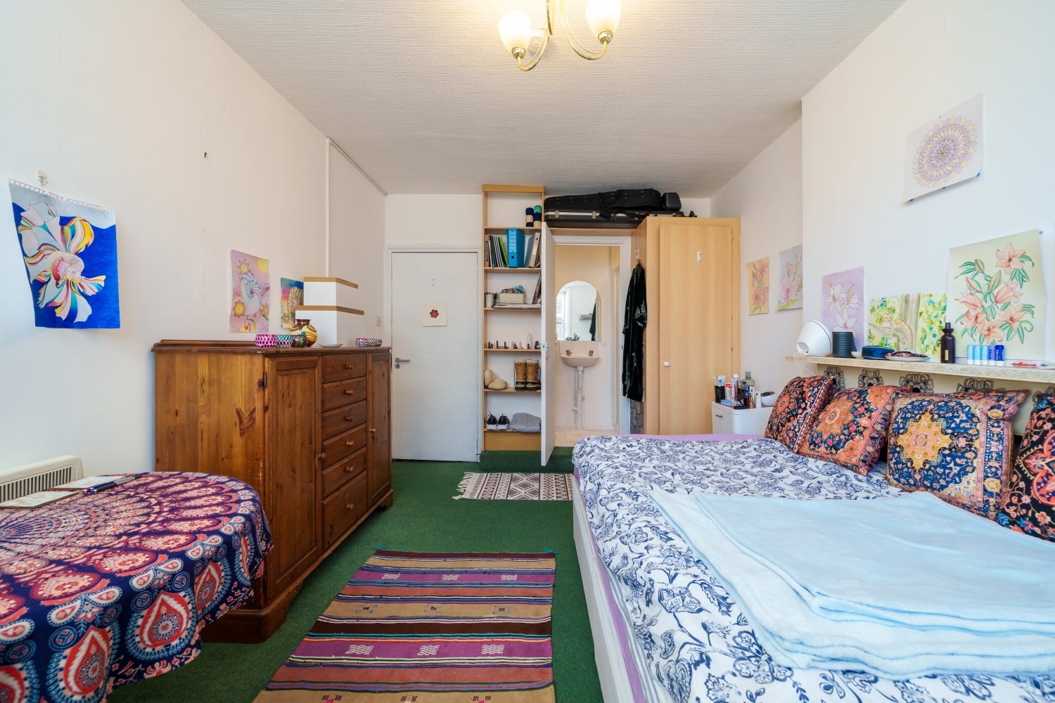 Flat De Vere Gardens in Greater London