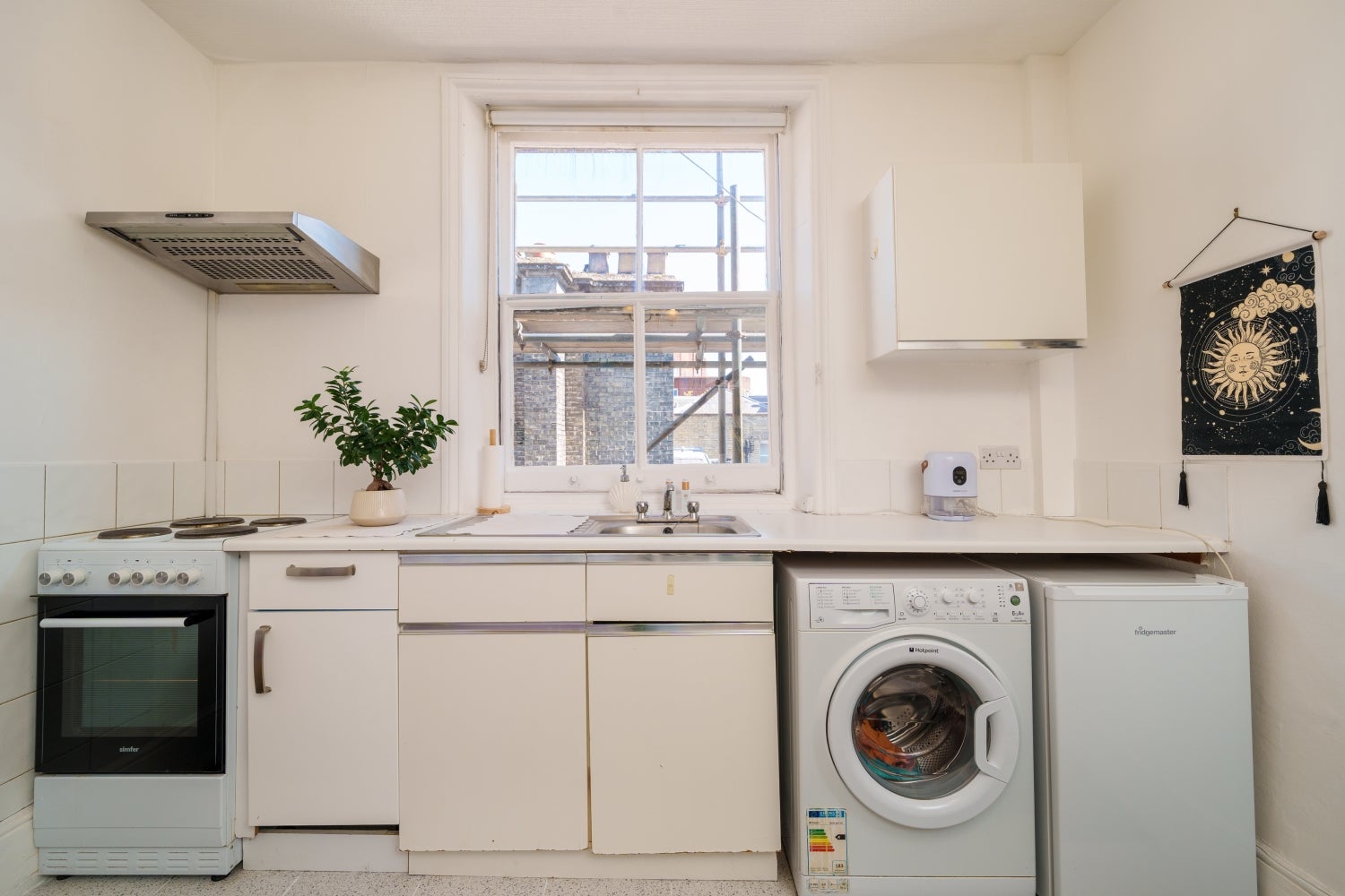 Flat De Vere Gardens in Greater London
