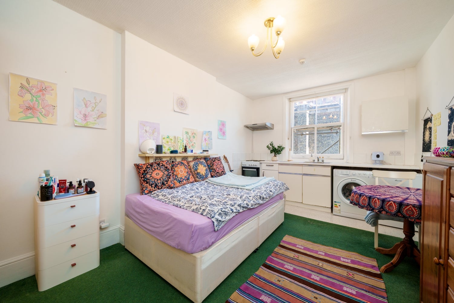 Flat De Vere Gardens in Greater London