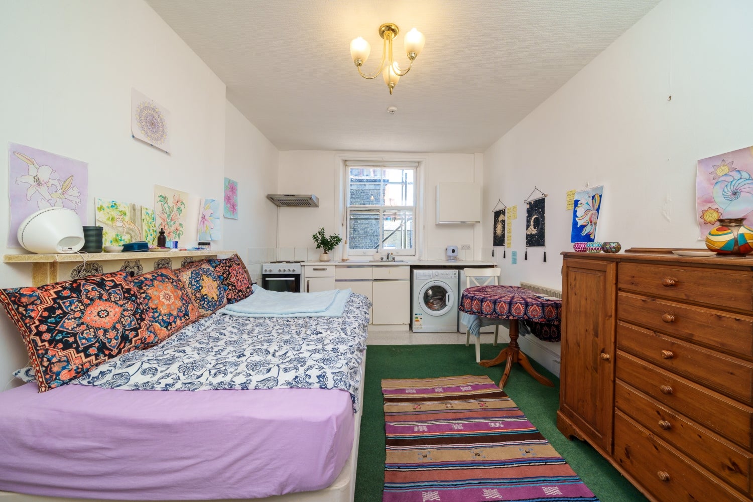 Flat De Vere Gardens in Greater London
