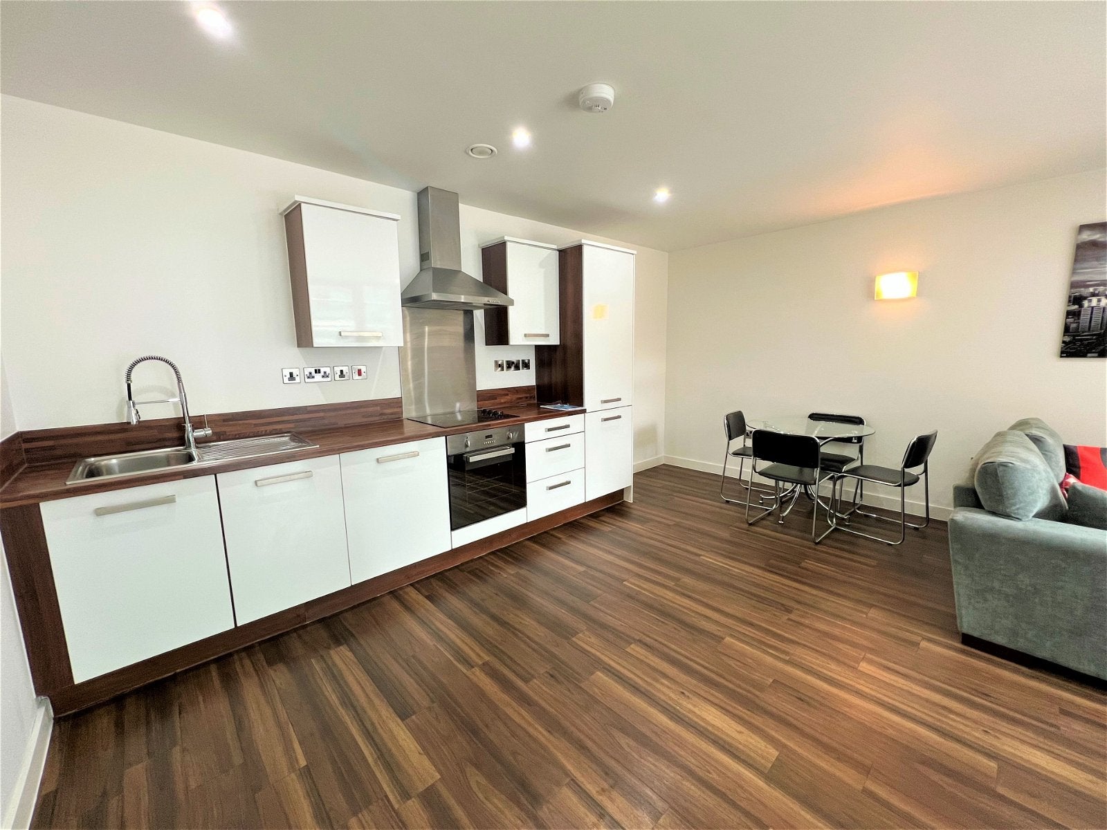 Flat Fitzwilliam Street in Barnsley