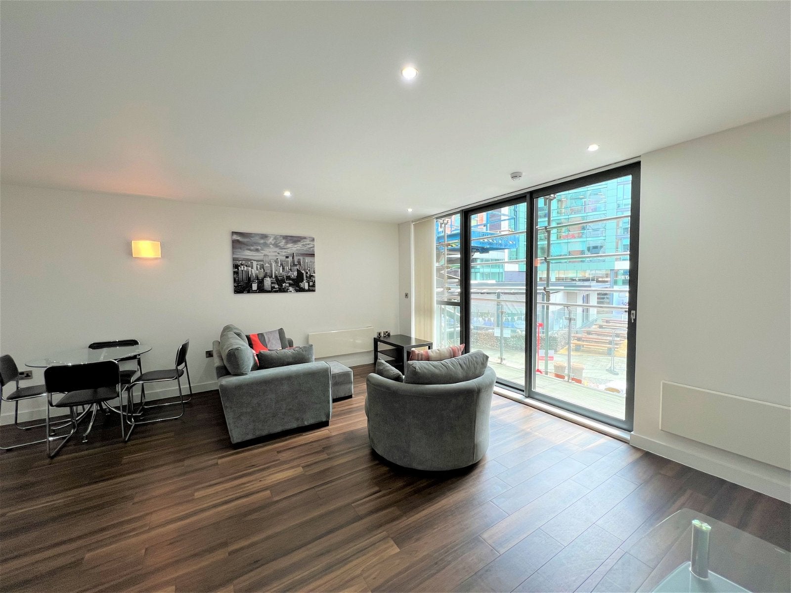 Flat Fitzwilliam Street in Barnsley