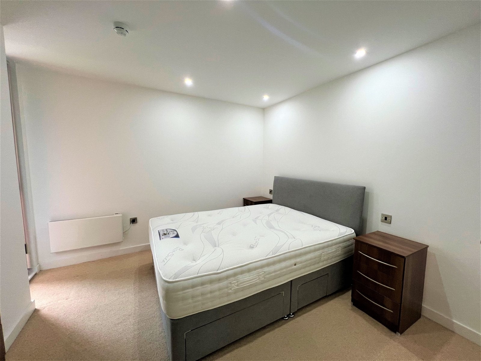 Flat Fitzwilliam Street in Barnsley