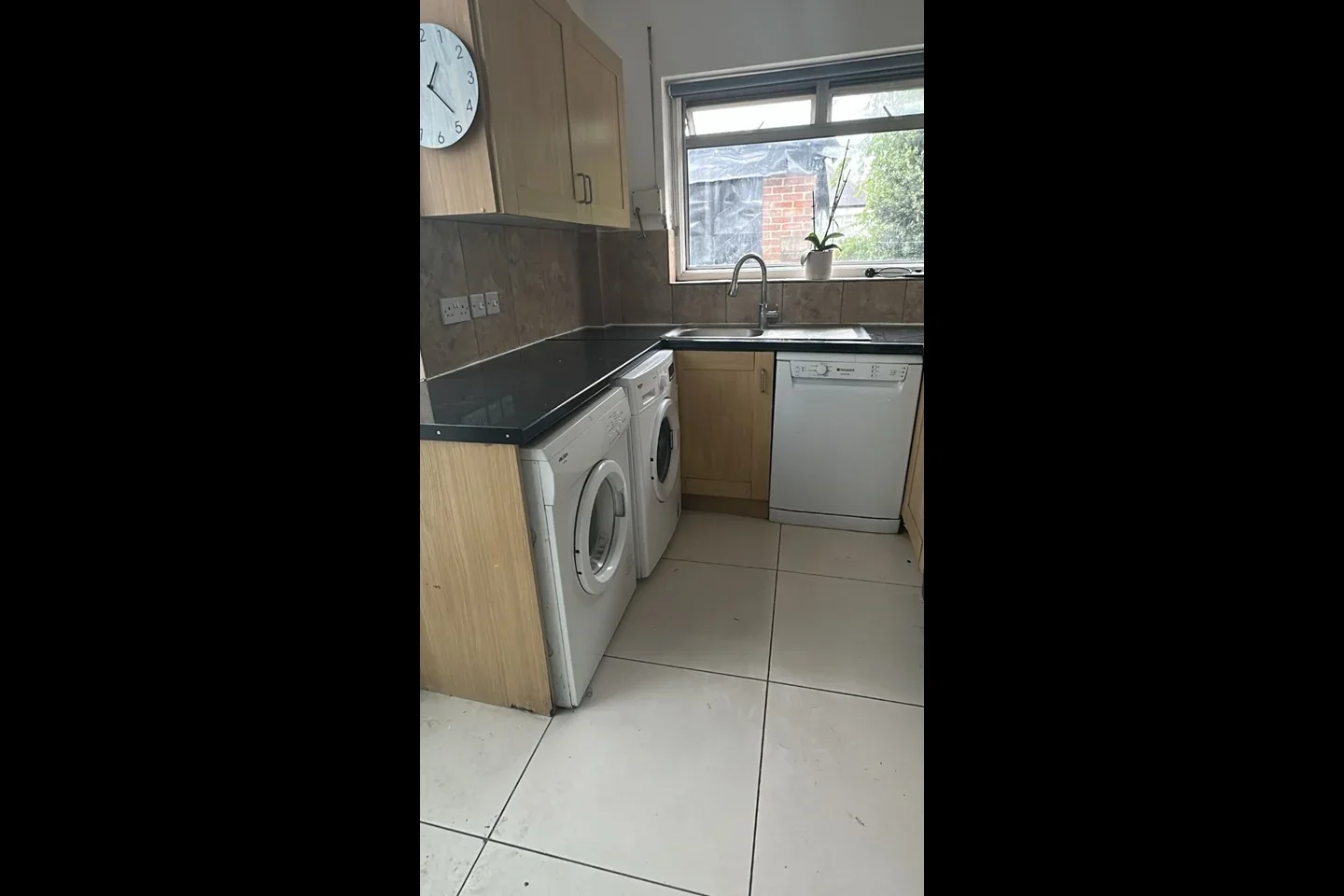 Room Hendale Avenue in Greater London