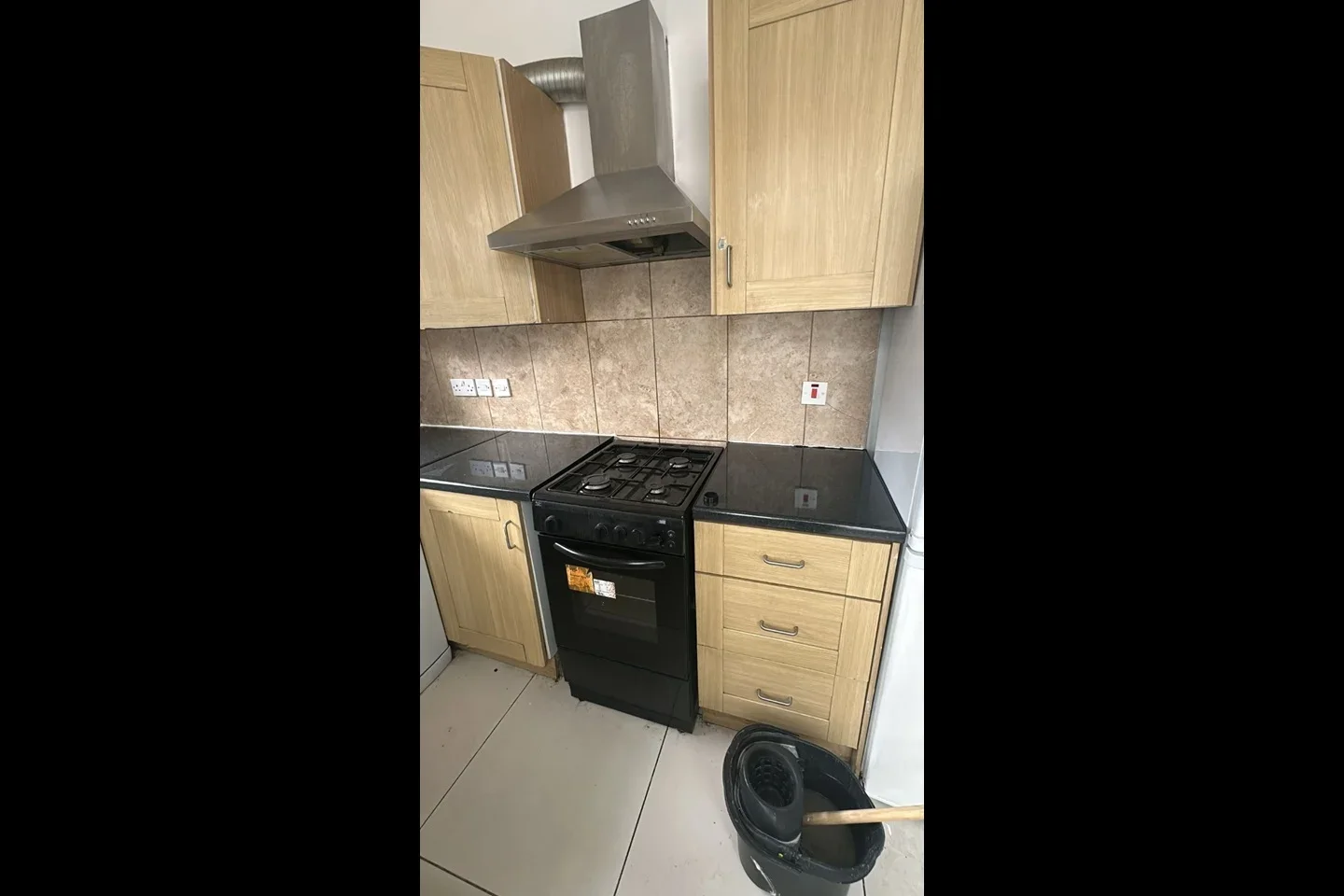 Room Hendale Avenue in Greater London