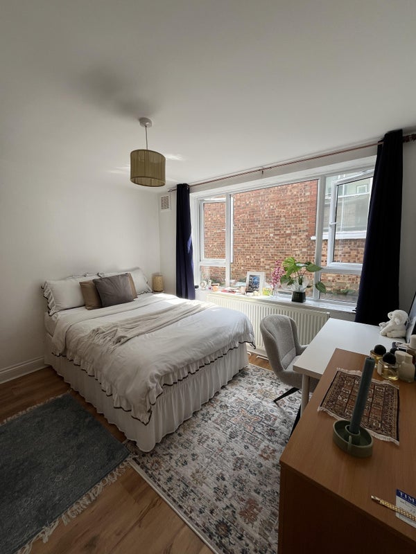 Room Bickerton Road in Greater London