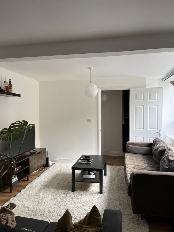 Room Bickerton Road in Greater London