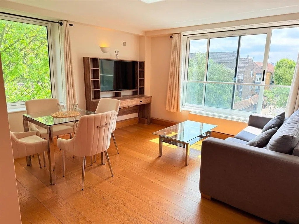 Flat Milmans Street in Greater London