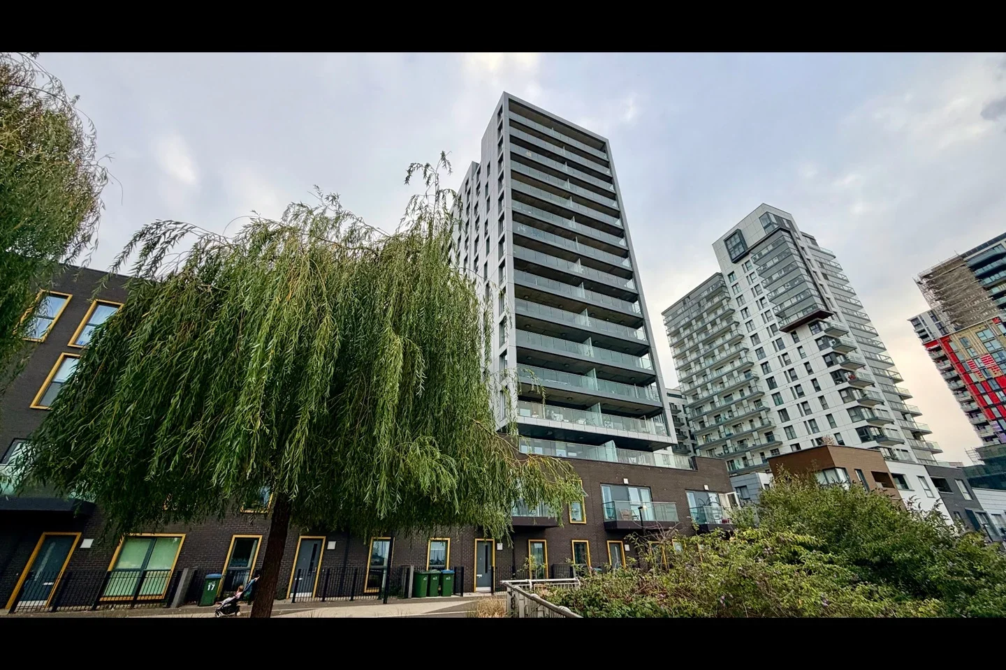 Flat Bessemer Place in Greater London