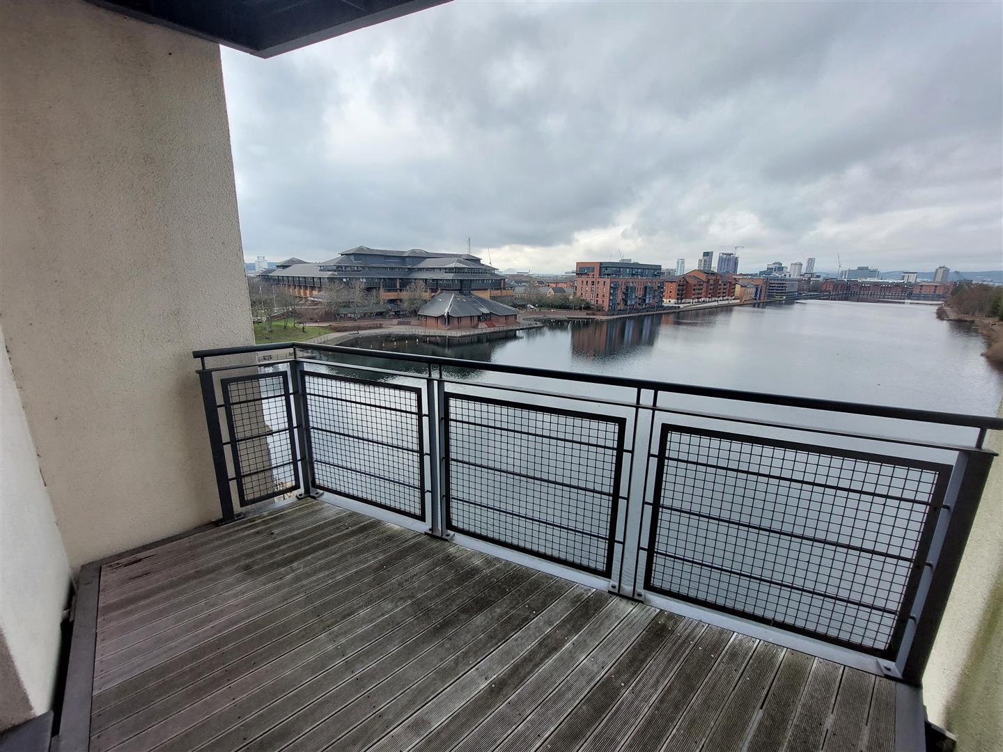 Flat Galleon Way in Cardiff