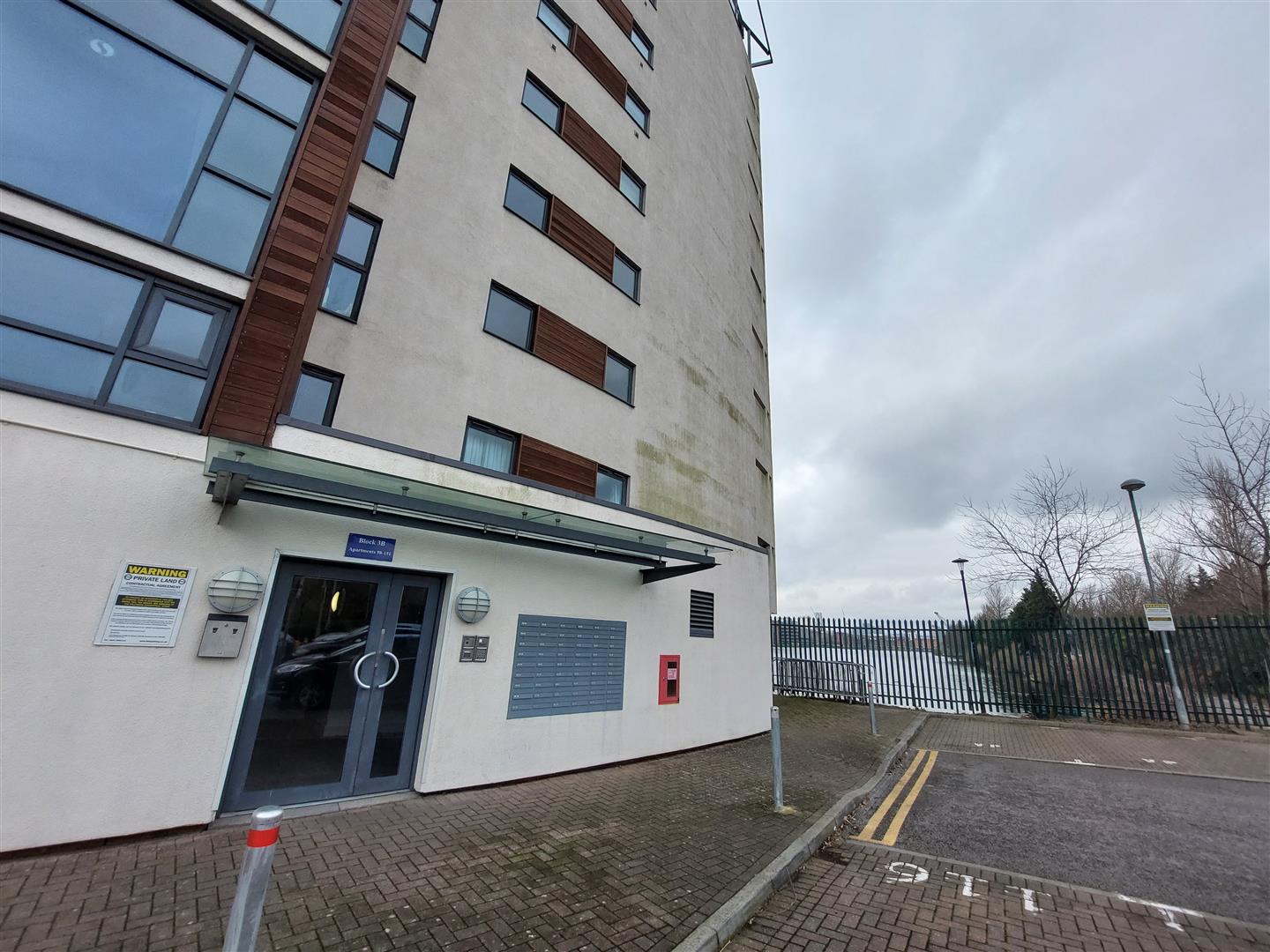 Flat Galleon Way in Cardiff
