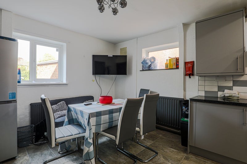 Room Ashby Crescent in Charnwood