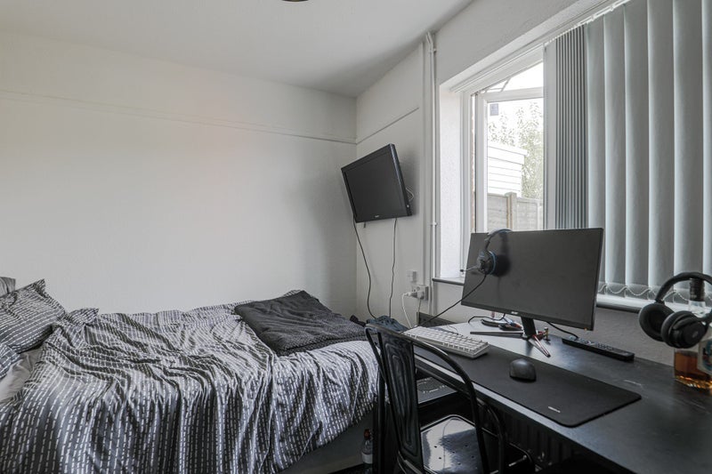 Room Ashby Crescent in Charnwood