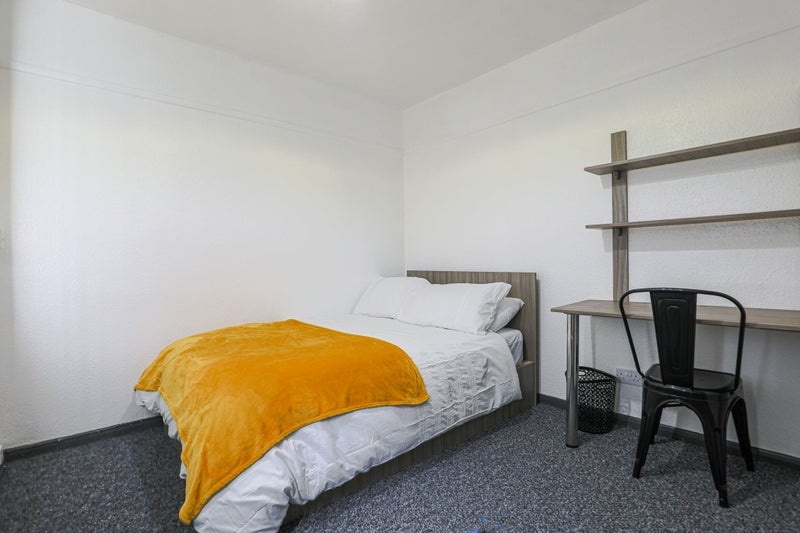 Room Ashby Crescent in Charnwood