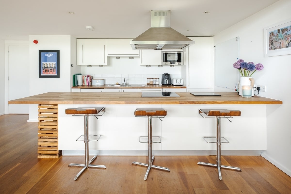 Flat Wenlock Road in Greater London