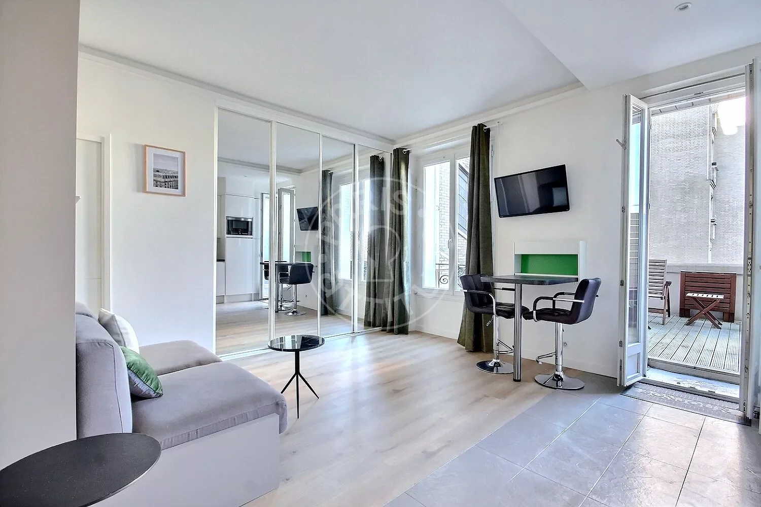 Appartement Rue du Mont Cenis à Paris