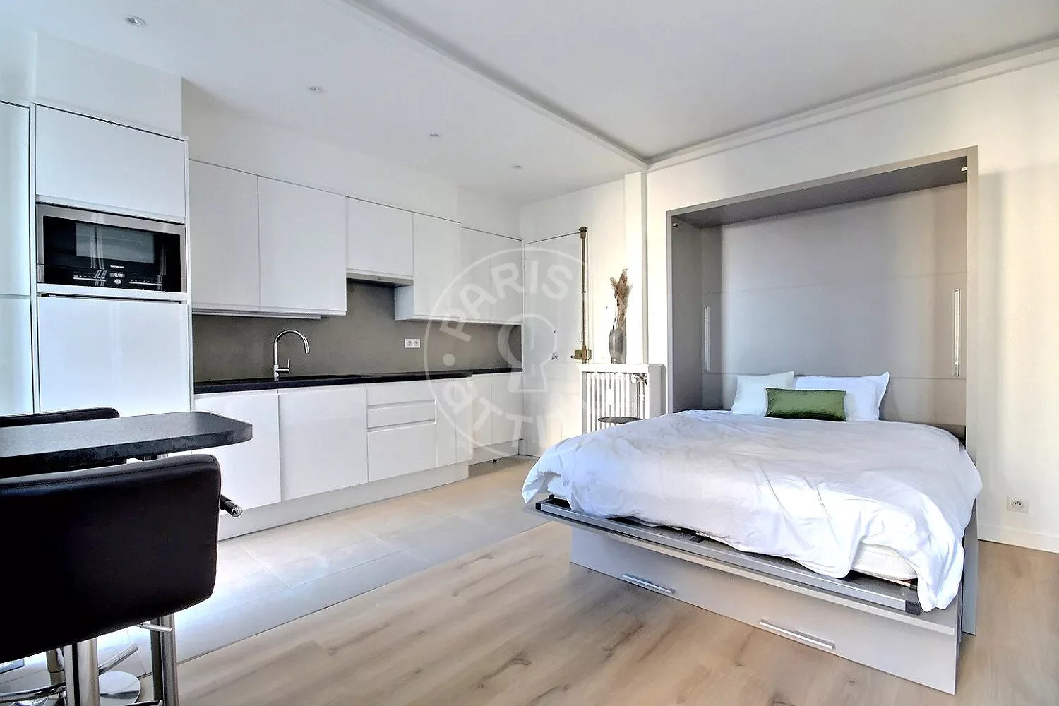 Appartement Rue du Mont Cenis à Paris