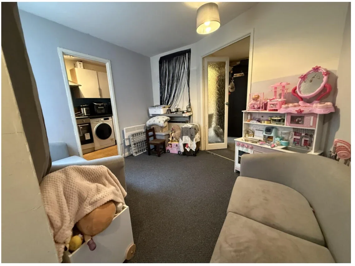 Flat Bader Gardens in Slough