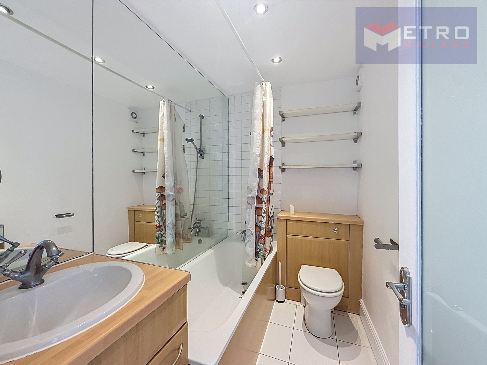 Flat Musgrove Road in Greater London