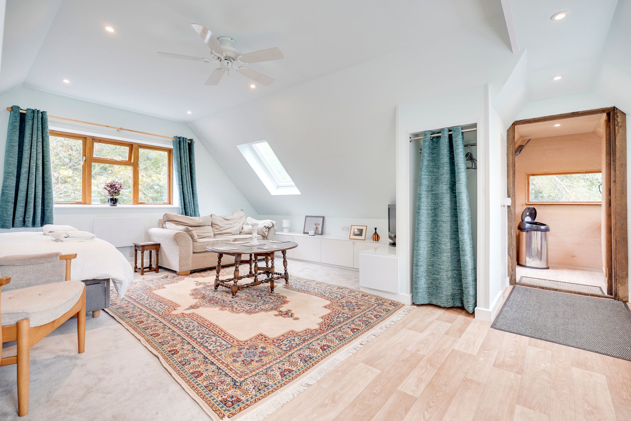 Flat Poplars Lane in Uttlesford