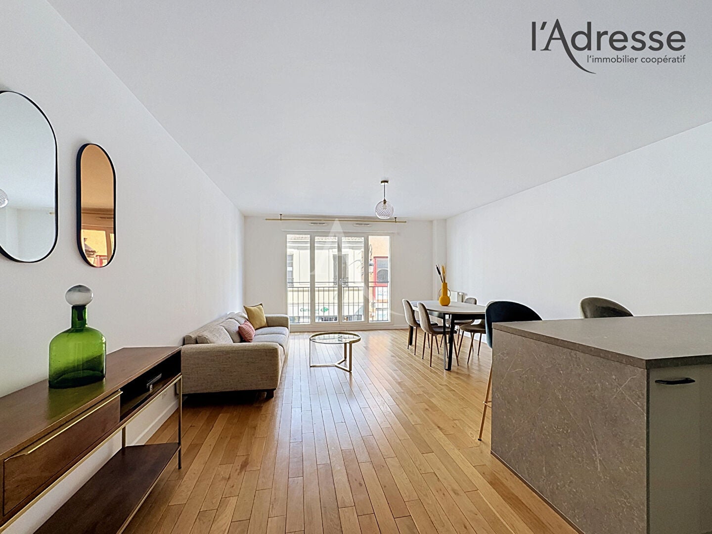 Flat Rue du Bicentenaire in Puteaux