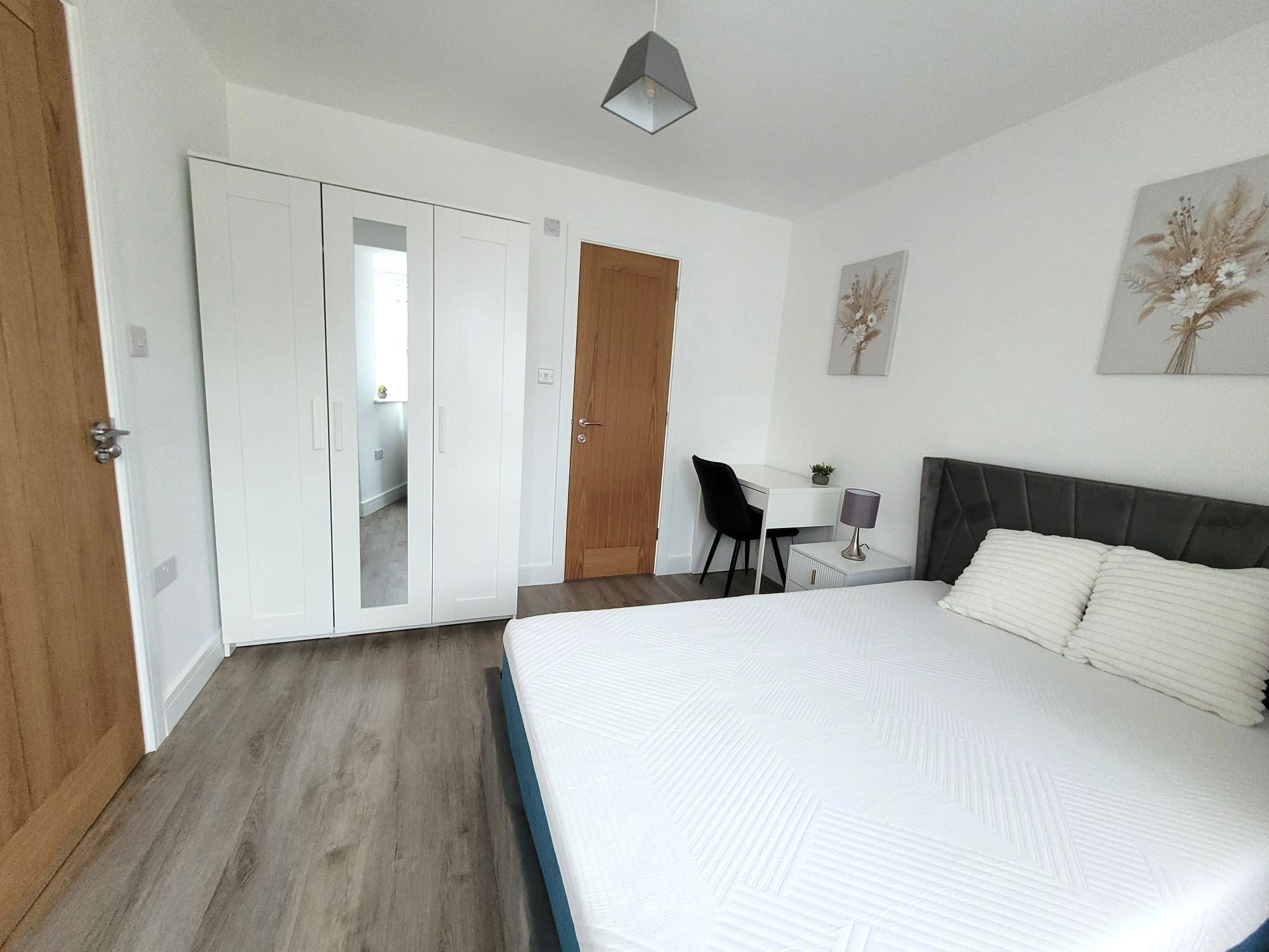 Room Windermere Road in Bristol