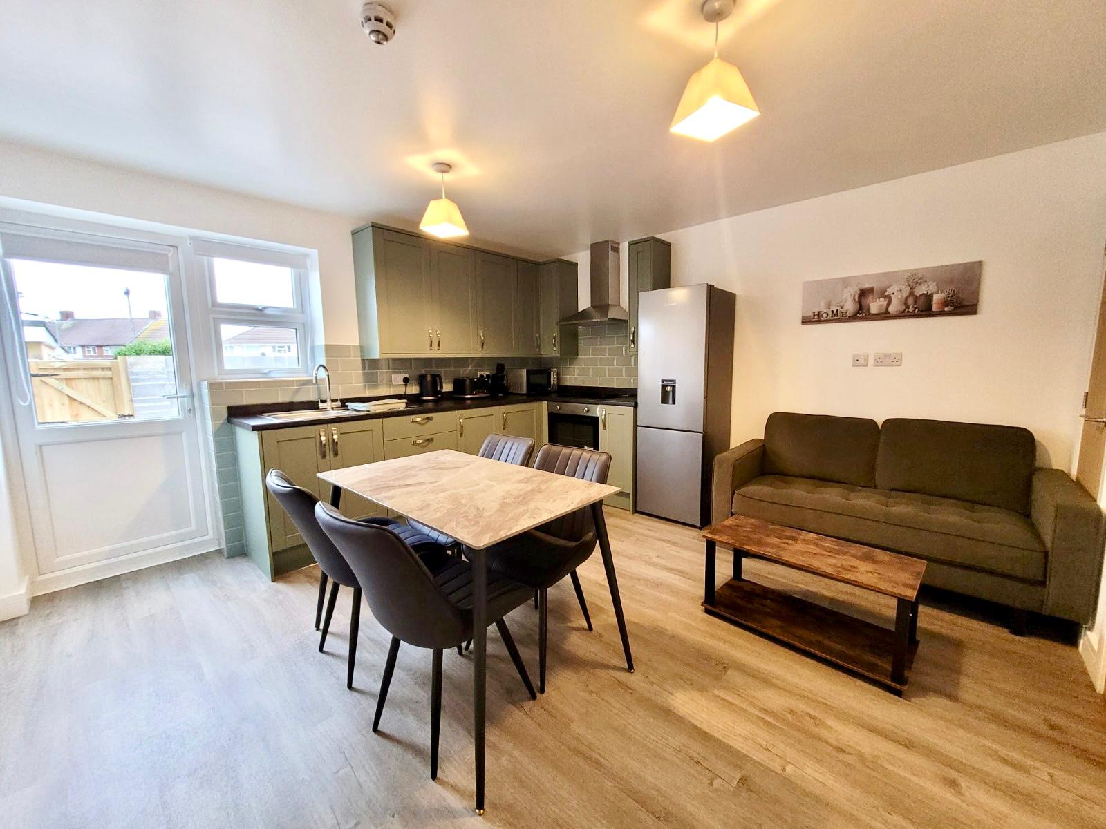 Room Windermere Road in Bristol