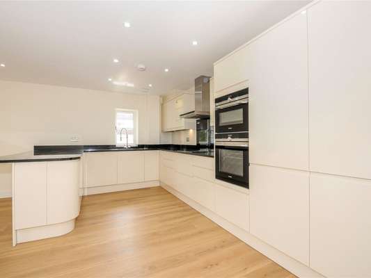 Flat Eton Court in Eton