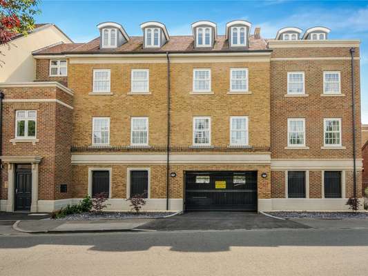 Flat Eton Court in Eton