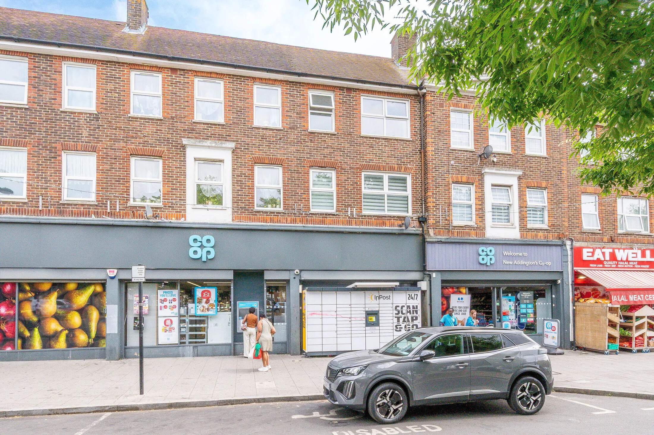 Flat Central Parade in Greater London