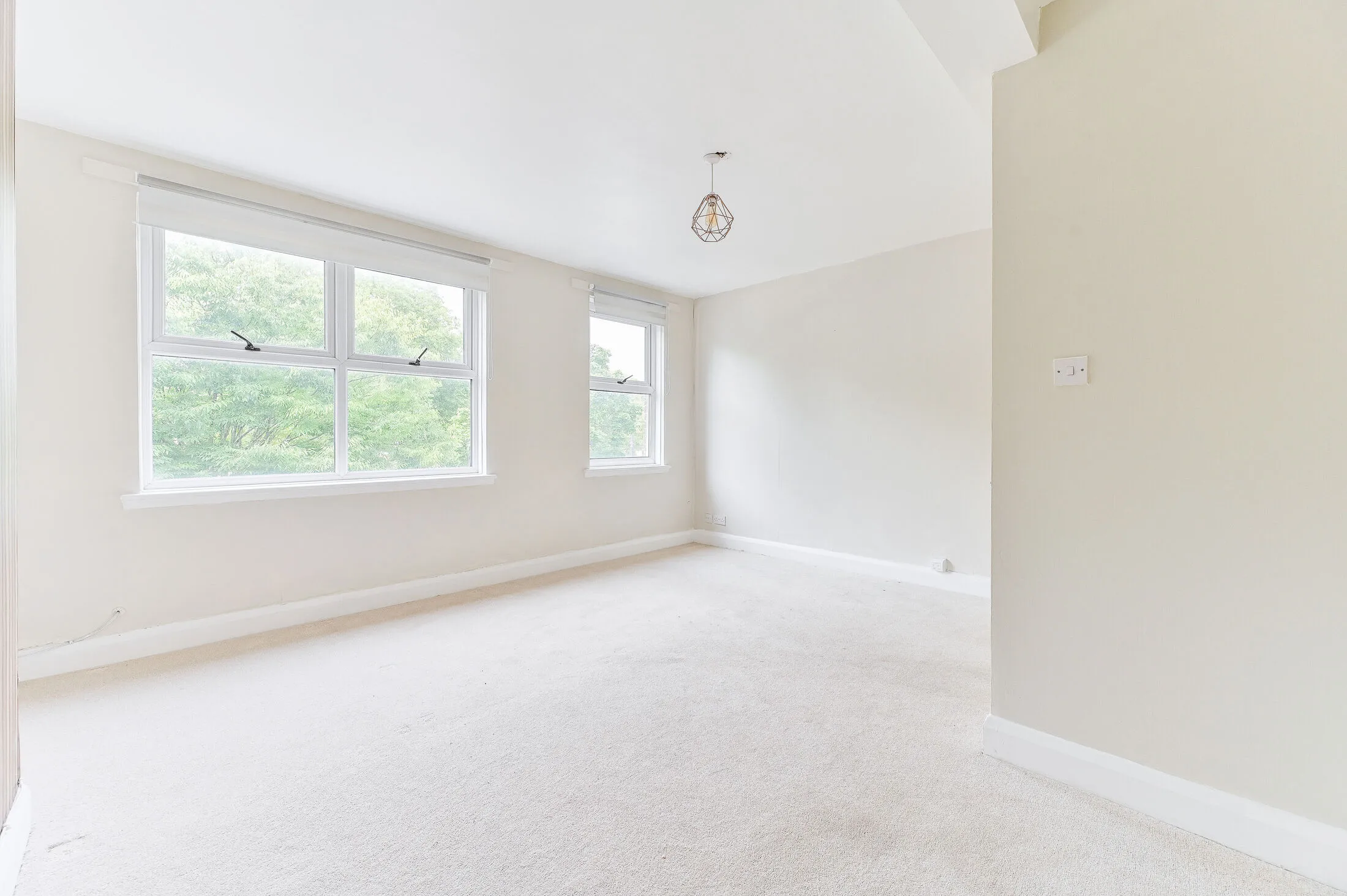 Flat Central Parade in Greater London