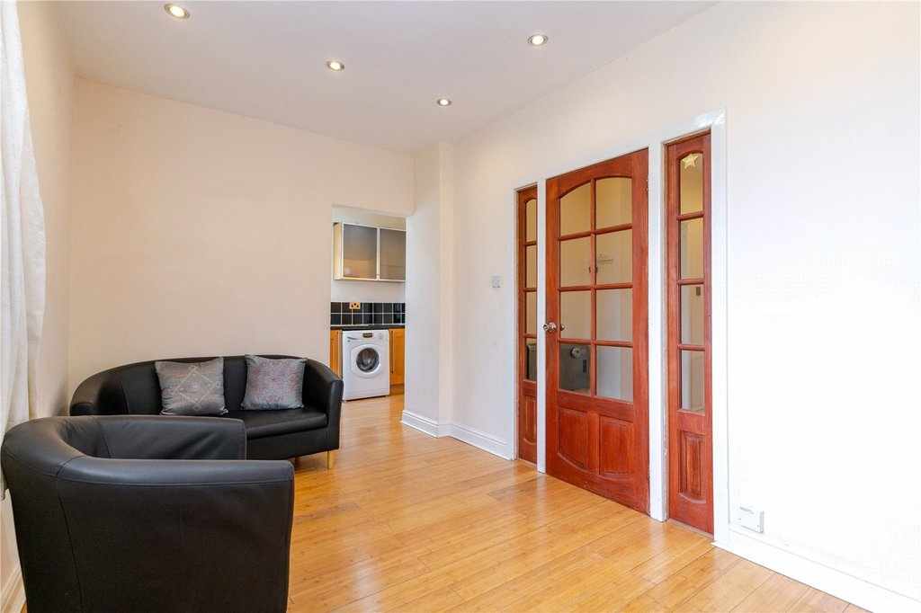 Flat Silvington Close in Birmingham