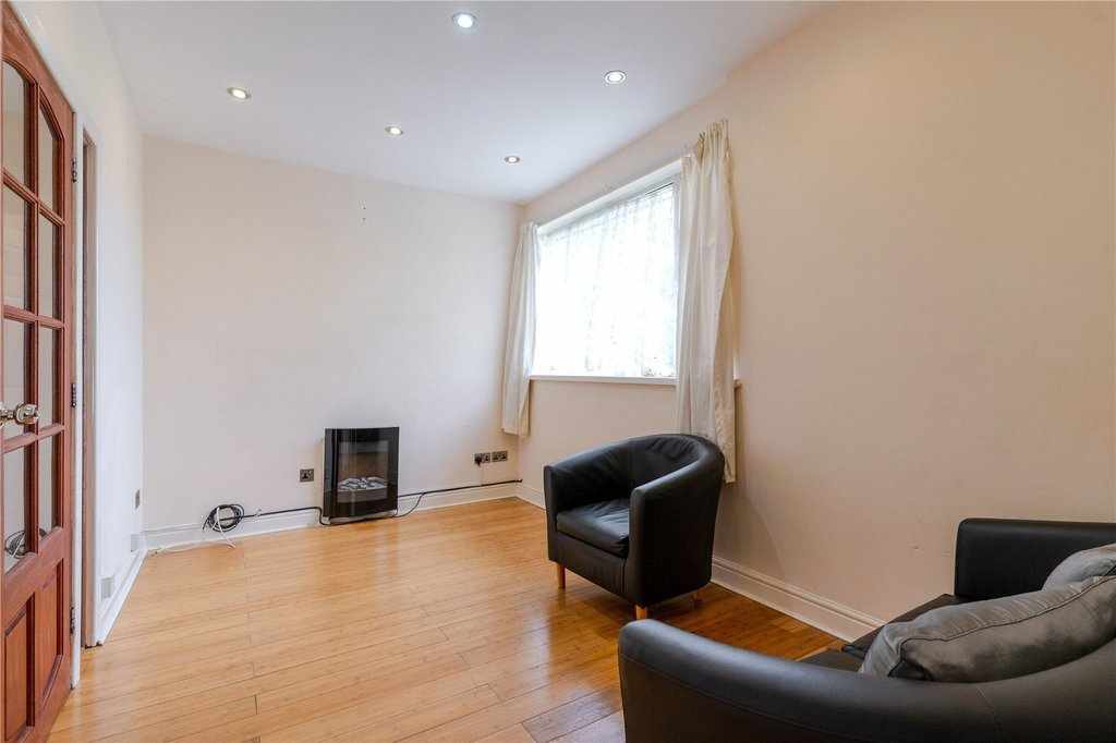 Flat Silvington Close in Birmingham