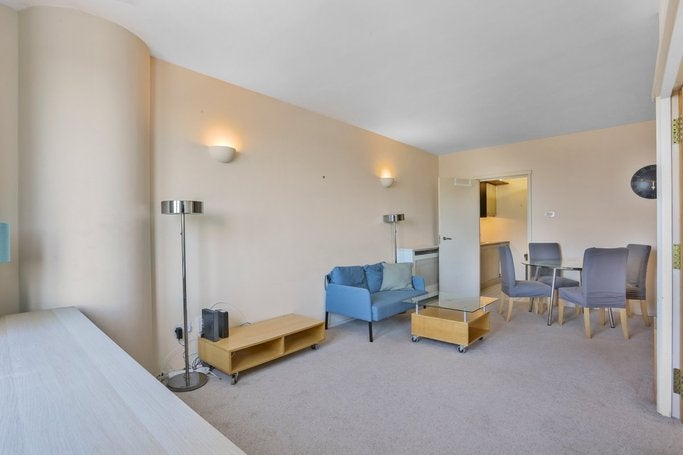 Flat Old Brompton Road in Greater London