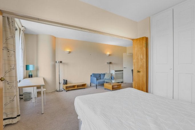Flat Old Brompton Road in Greater London