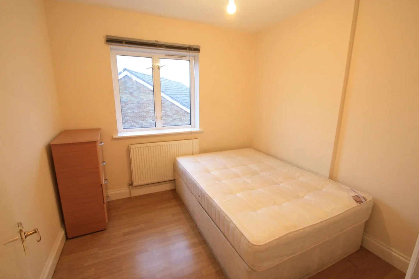 Flat Lewisham Way in Greater London