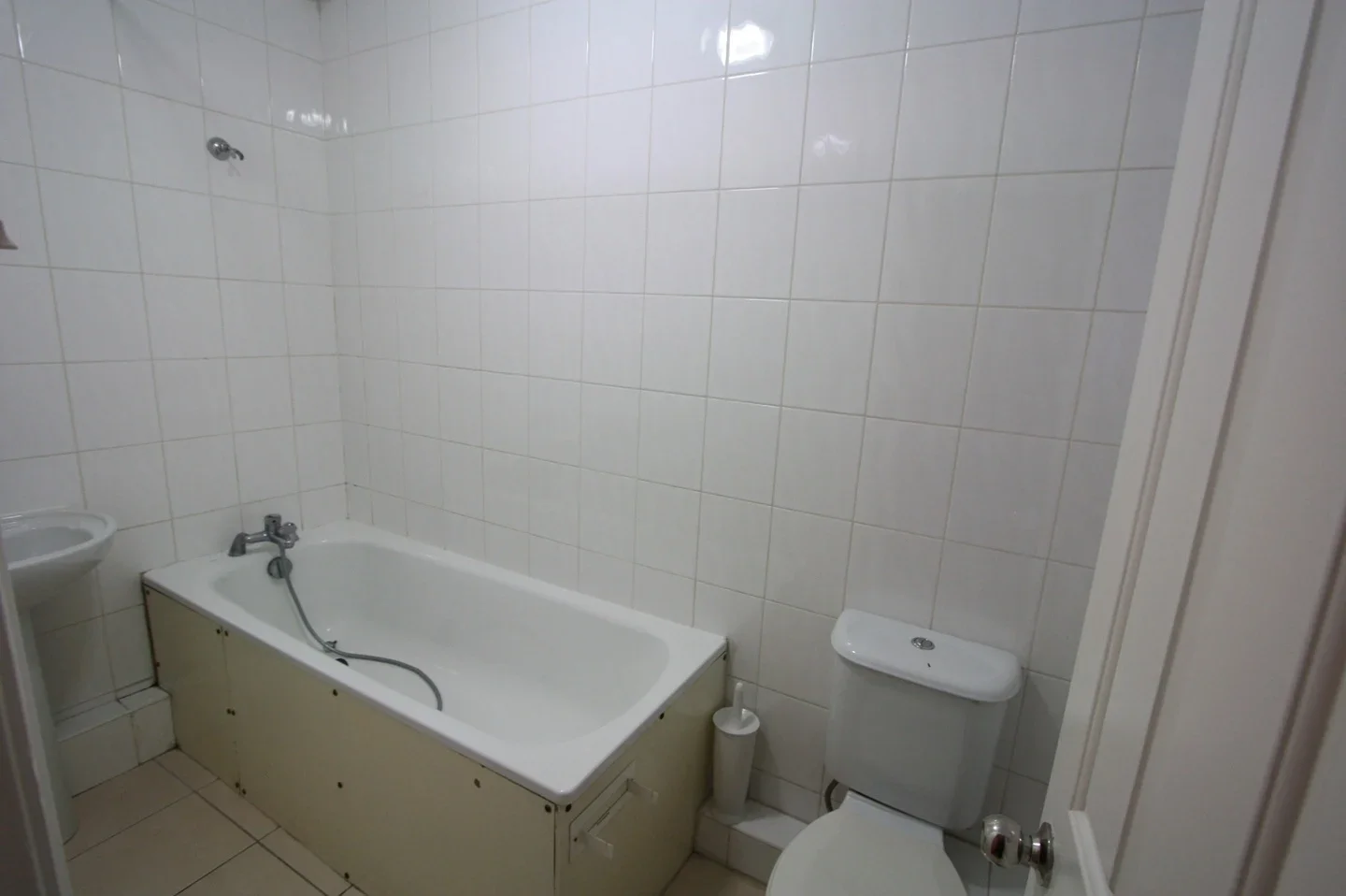 Flat Lewisham Way in Greater London