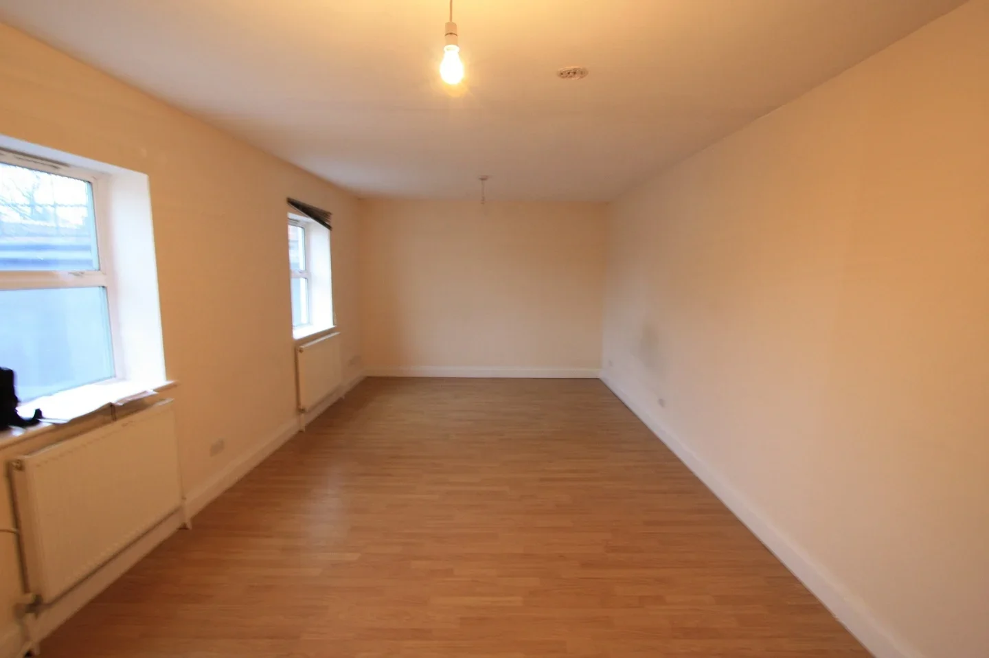 Flat Lewisham Way in Greater London