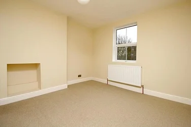 Flat Woodland Road in Greater London