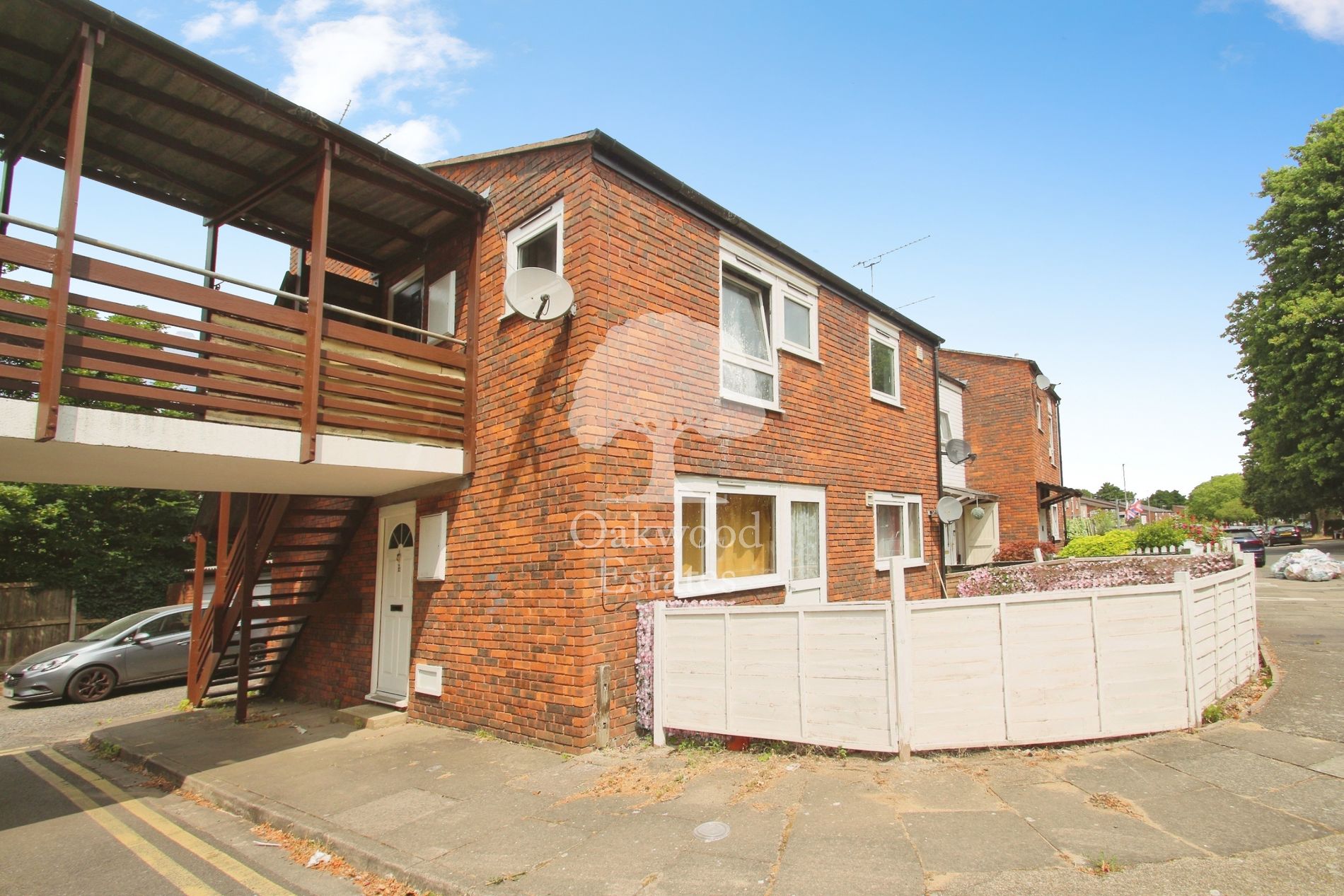 House Braybourne Close in Greater London