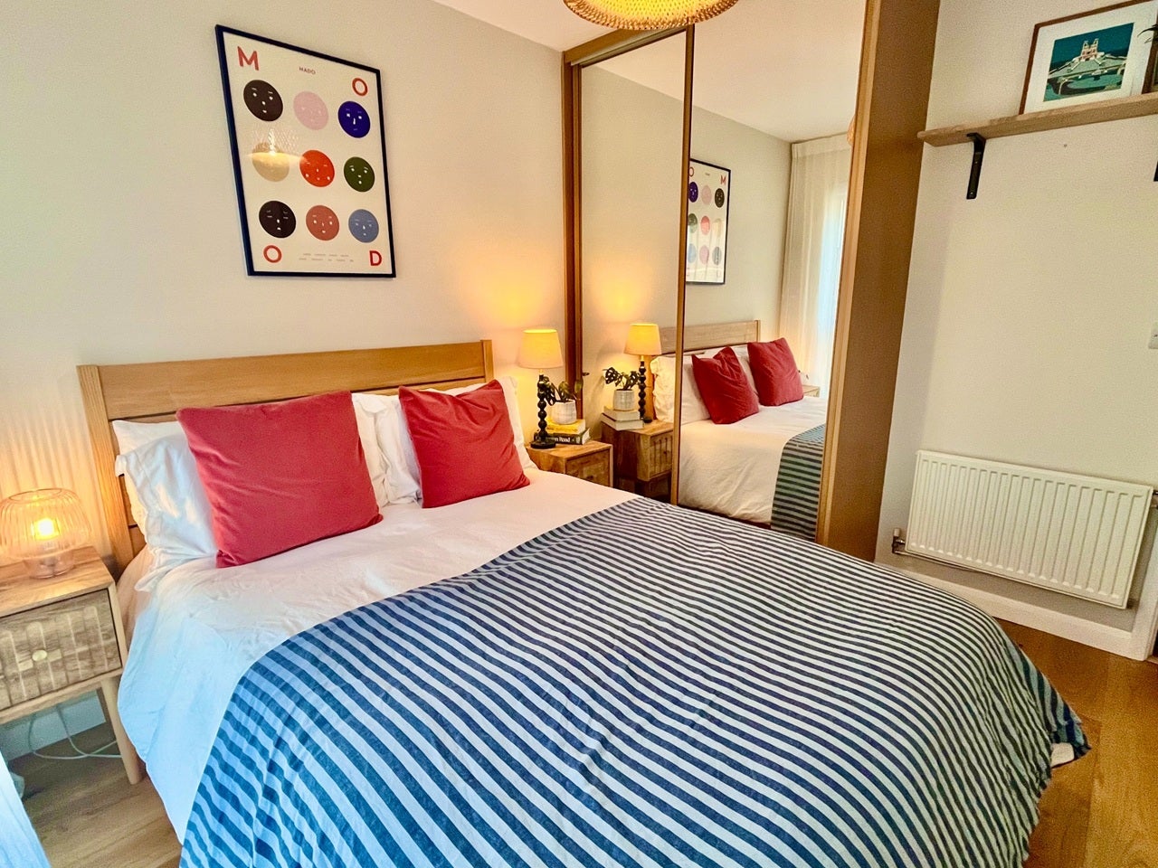 Flat Cresset Road in Greater London