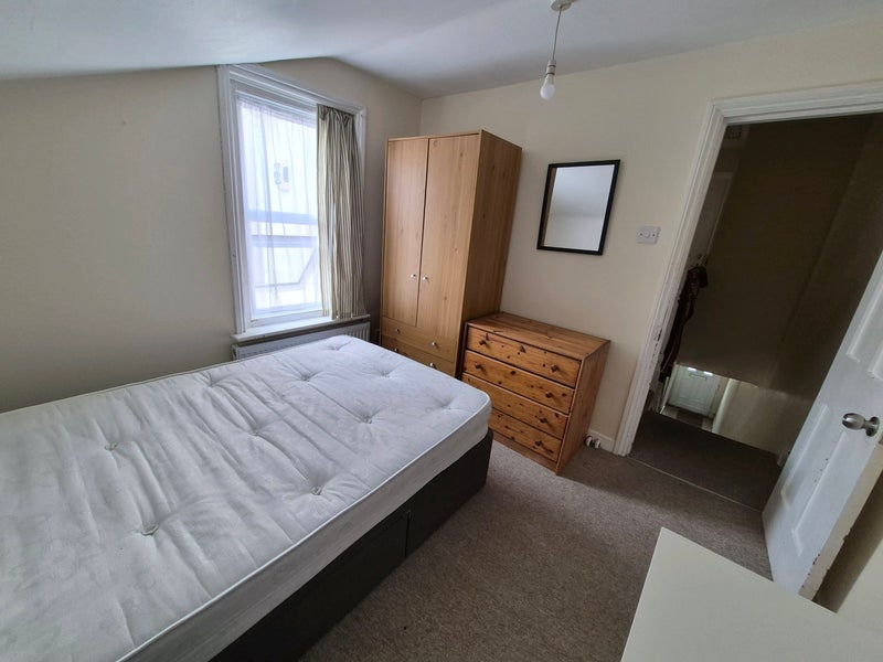 Room Ridley Road in Bournemouth
