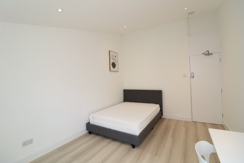 Room Globe Road in Greater London