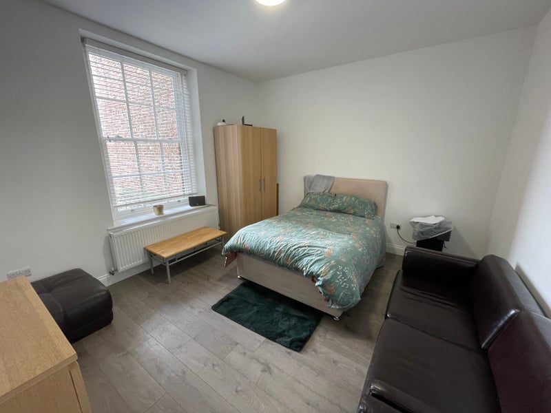 Room Westgate Road in Newcastle upon Tyne