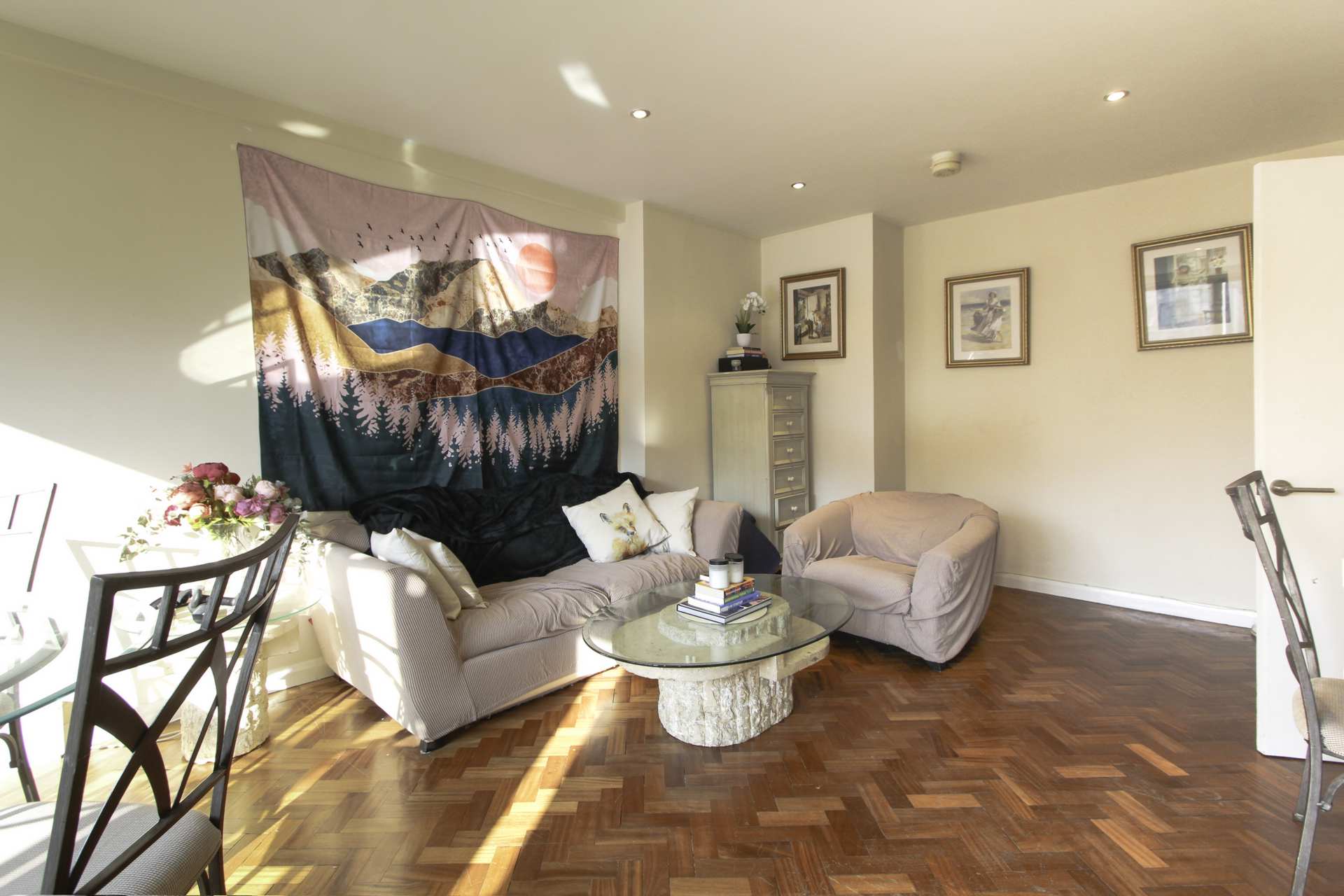 Flat Park Crescent in City of Westminster