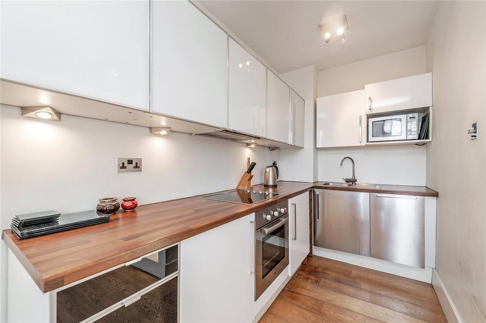 Flat Sloane Avenue in Greater London