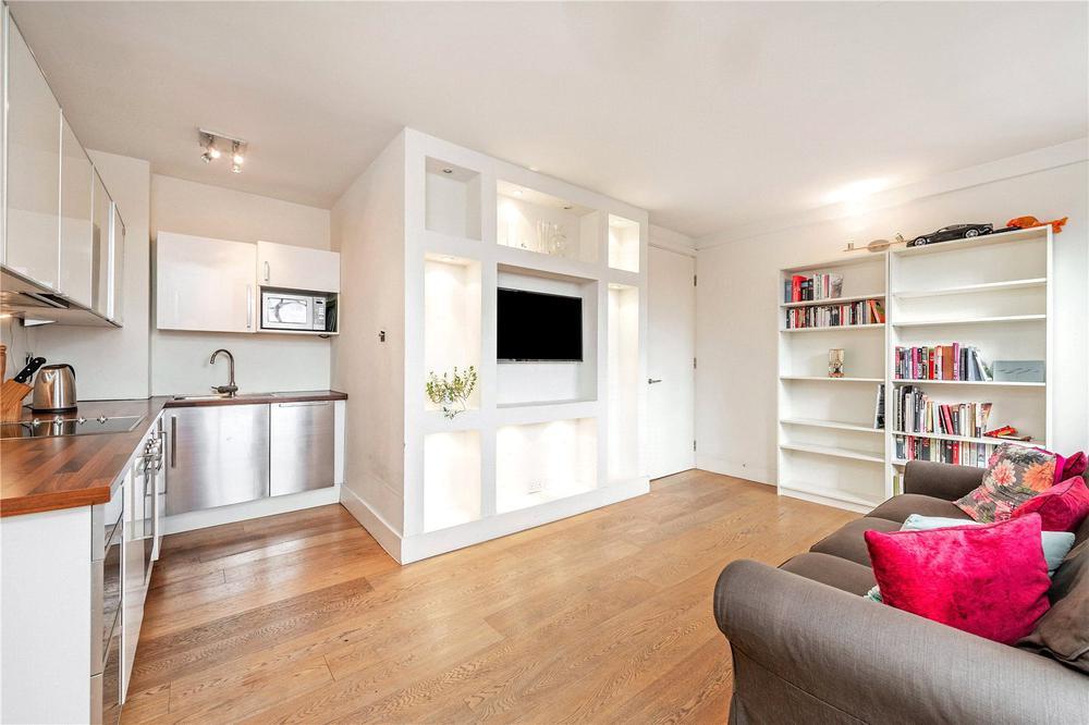 Flat Sloane Avenue in Greater London