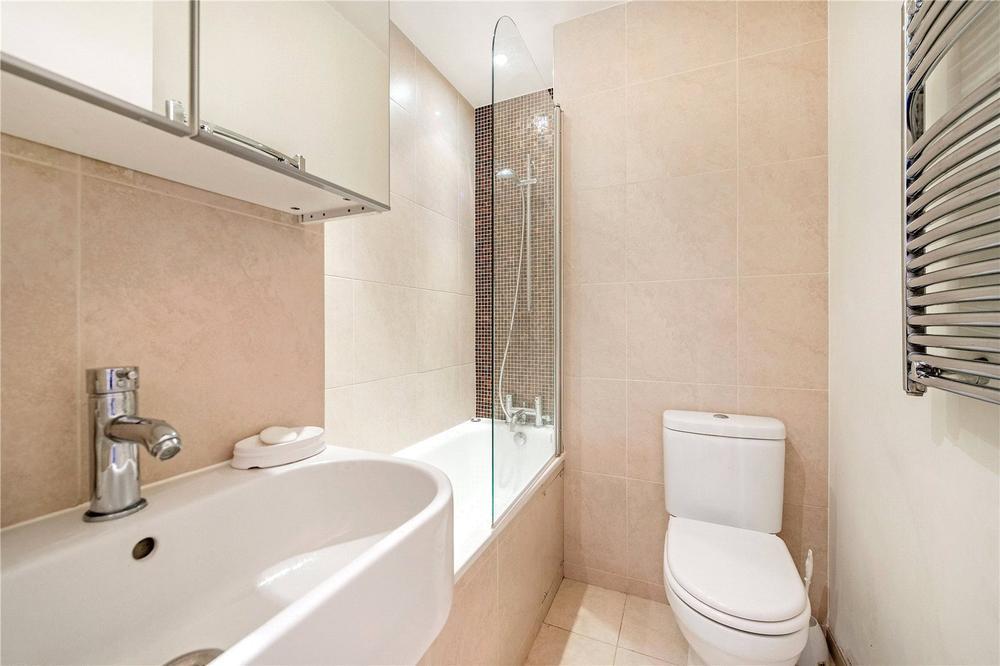 Flat Sloane Avenue in Greater London